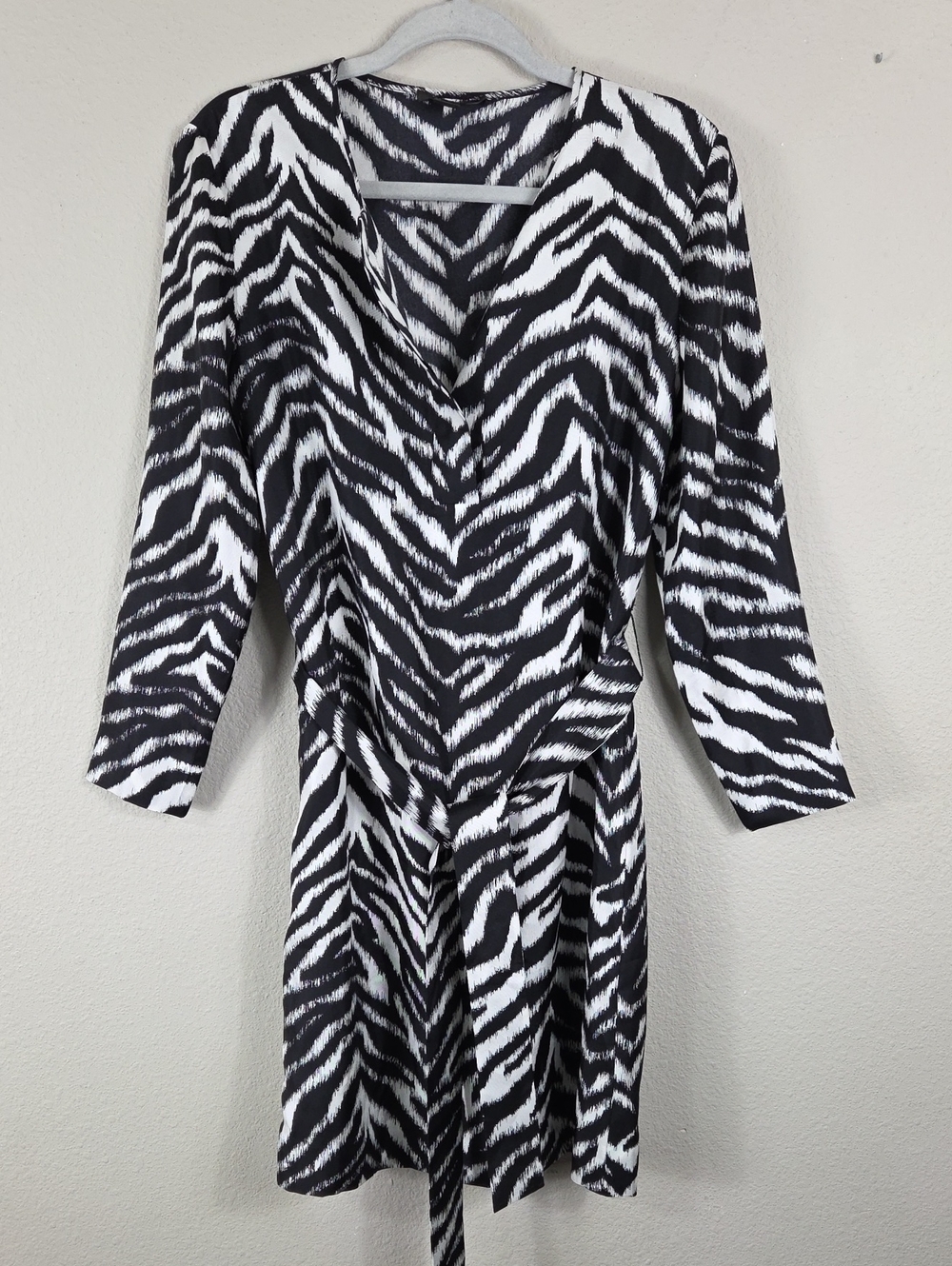 St. John Silk Animal Print Tie Waist Dress Long Sleeve Size Medium Altered